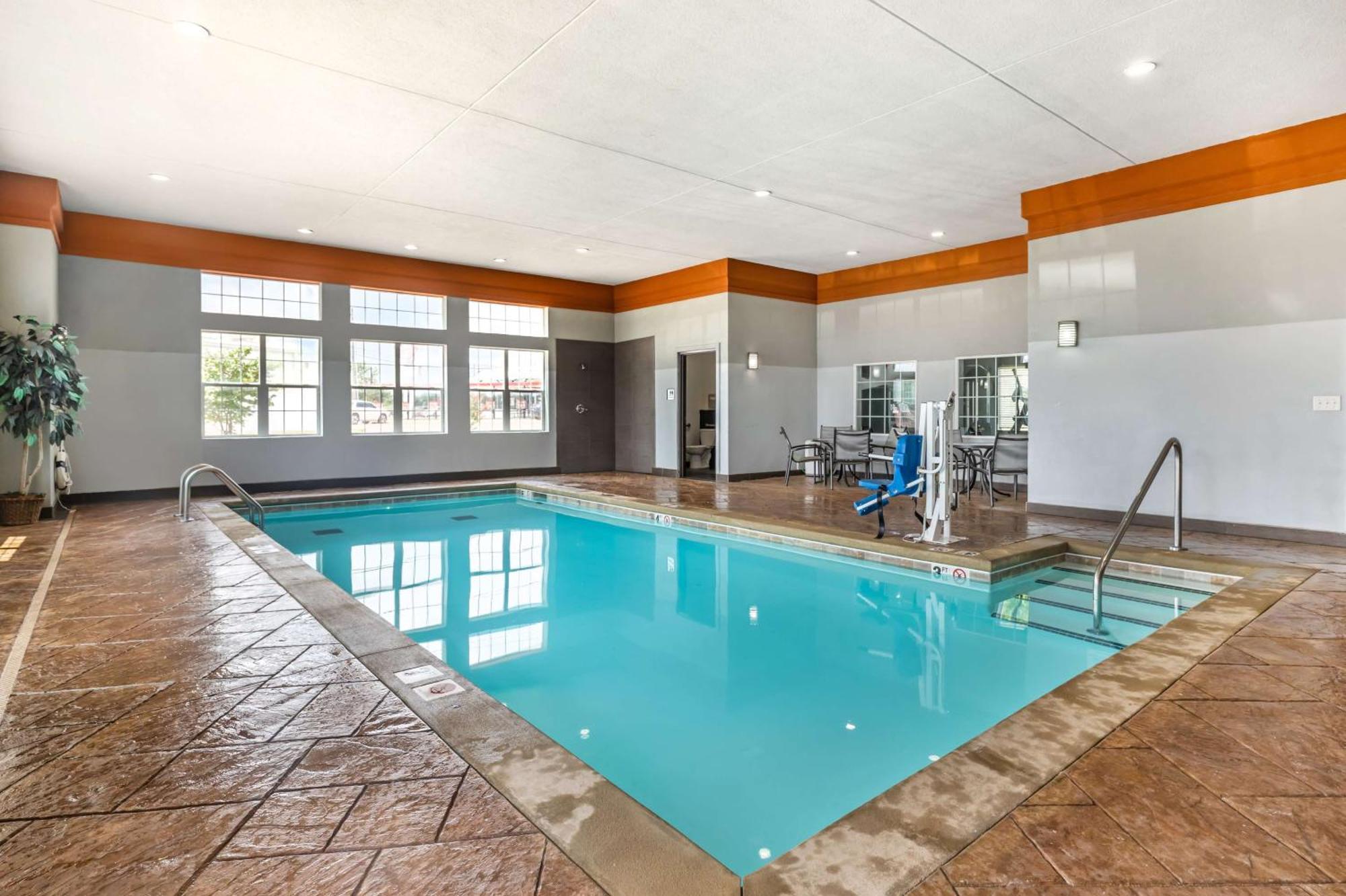 Best Western Plus Coweta'S 1St Hotel Esterno foto